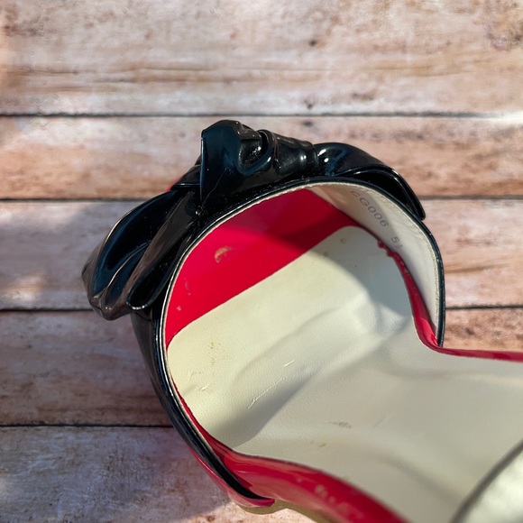CR Collection Red and Black Bowtie Stilettos - Picture 8 of 9